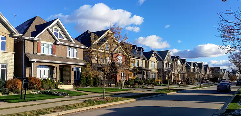 Why Choose Us for Selling Your Foreclosed House in Syracuse, NY?